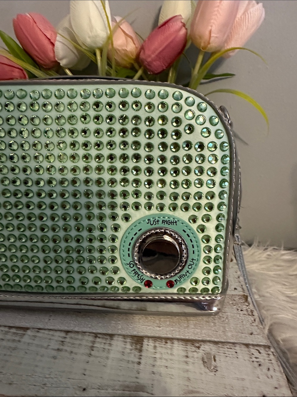 Betsey Johnson get toasted toaster bag - Picture 2 of 14